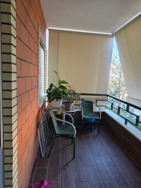 Tirane, shitet apartament 2+1+Ballkon Kati 2, 220.000 €