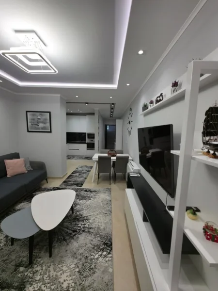 Tirane, shitet apartament 2+1+Ballkon Kati 2, 220.000 €