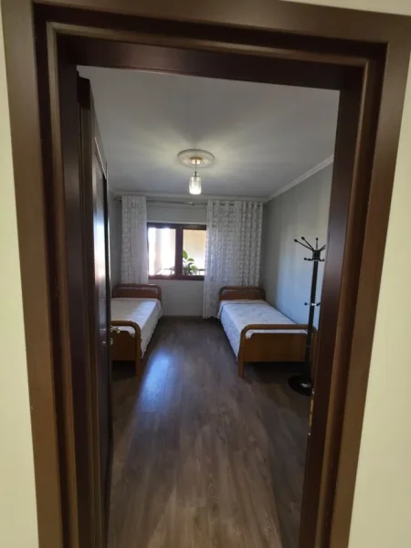 Tirane, shitet apartament 2+1+Ballkon Kati 2, 220.000 €