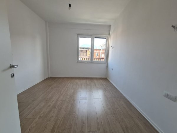 Tirane, shitet apartament 1+1 Kati 3, 60 m² 180.000 € (Tefta Tashko Koco)