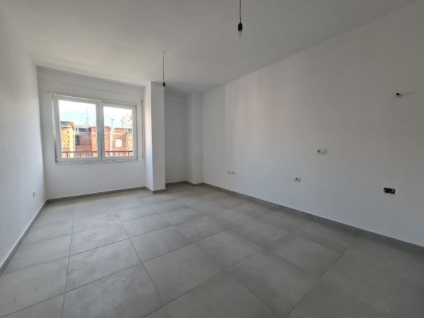Tirane, shitet apartament 1+1 Kati 3, 60 m² 180.000 € (Tefta Tashko Koco)