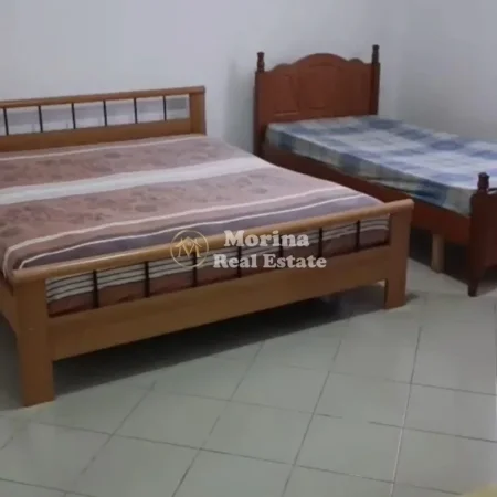 Tirane, jepet me qera shtepi 1+1 Kati 1, 50 m² 300 € (Rruga 5 Maji)
