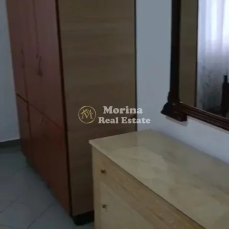 Tirane, jepet me qera shtepi 1+1 Kati 1, 50 m² 300 € (Rruga 5 Maji)