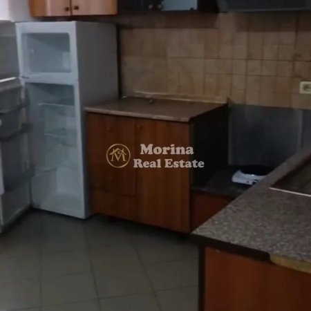 Tirane, jepet me qera shtepi 1+1 Kati 1, 50 m² 300 € (Rruga 5 Maji)