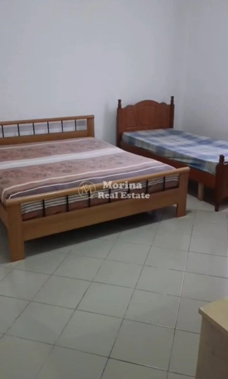 Tirane, jepet me qera shtepi 1+1 Kati 1, 50 m² 300 € (Rruga 5 Maji)