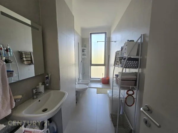 Tirane, jepet me qera apartament 1+1 Kati 2, 62 m² 500 € 