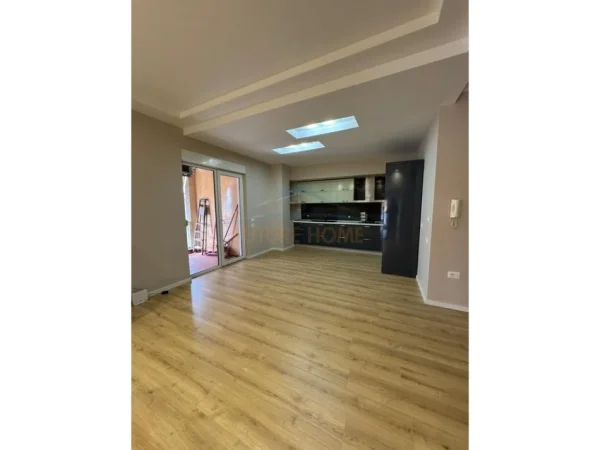 Tirane, shitet apartament 2+1 Kati 7, 91 m² 189.000 € (Oxhaku, Tirane.)