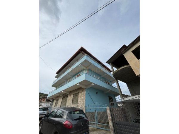 Durres, shitet shtepi 4+1+Aneks+Ballkon Kati 3, 250 m² 280.000 € 