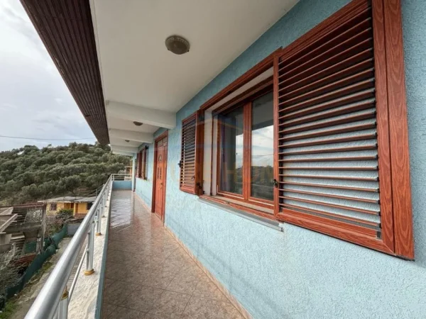 Durres, shitet shtepi 4+1+Aneks+Ballkon Kati 3, 250 m² 280.000 € 