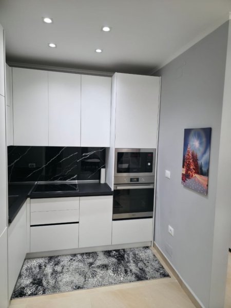 Tirane, shitet apartament 2+1+Ballkon Kati 2, 220.000 €