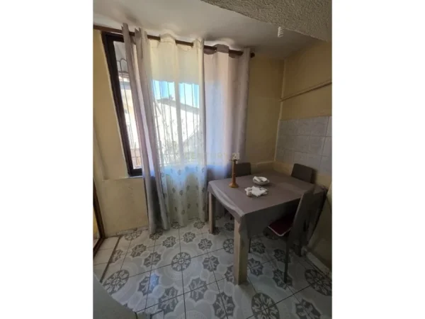 Tirane, jepet me qera apartament 2+1 Kati 2, 72 m² 450 € (Rruga Nikel dardani)