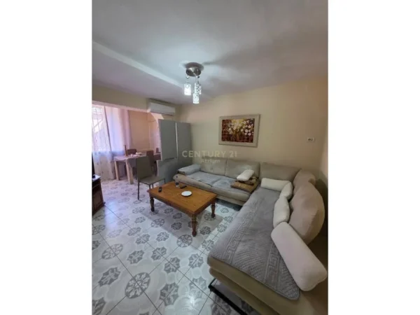 Tirane, jepet me qera apartament 2+1 Kati 2, 72 m² 450 € (Rruga Nikel dardani)