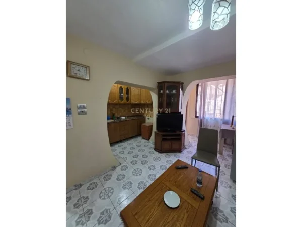 Tirane, jepet me qera apartament 2+1 Kati 2, 72 m² 450 € (Rruga Nikel dardani)