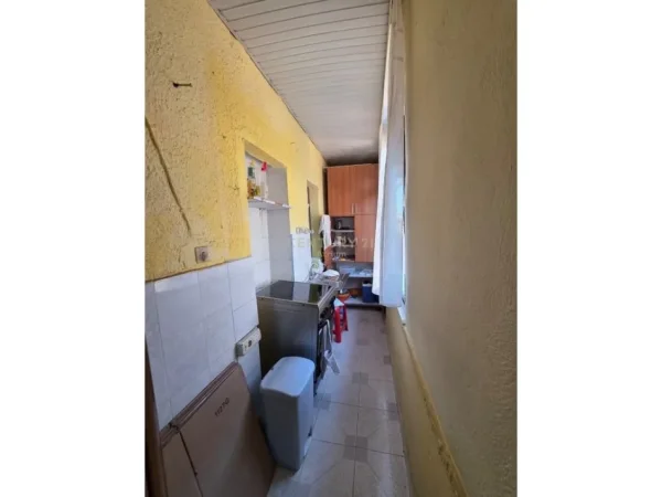 Tirane, jepet me qera apartament 2+1 Kati 2, 72 m² 450 € (Rruga Nikel dardani)
