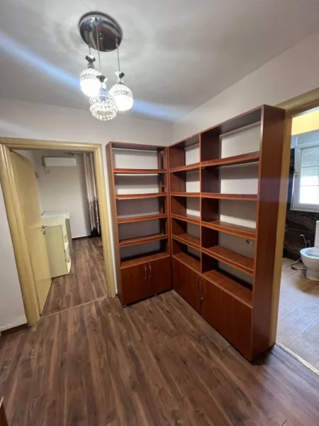 Tirane, jepet me qera apartament 3+1+Ballkon Kati 6, 140 m² 600 € 