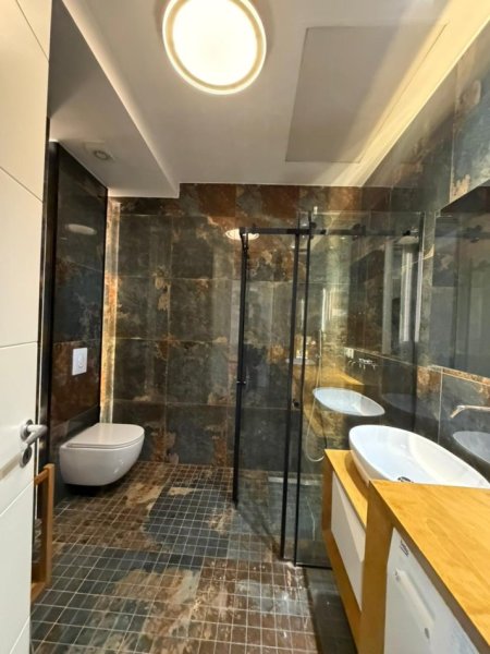 Tirane, shitet apartament 1+1 , 88 m² 430.000 € 