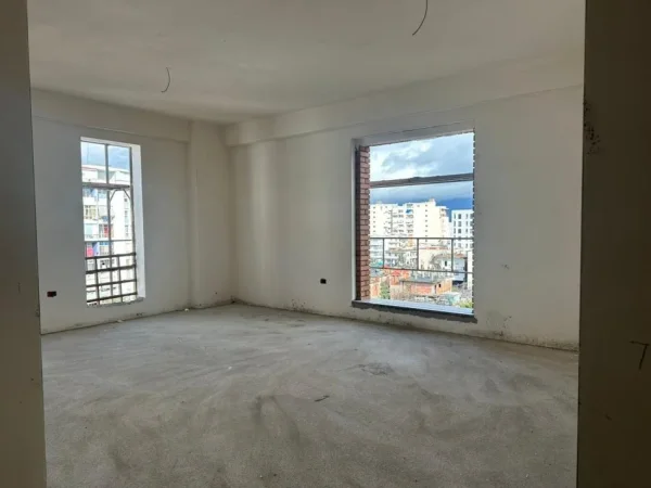 Tirane, shitet apartament 2+1+Aneks+Ballkon , 89 m² 134.000 €