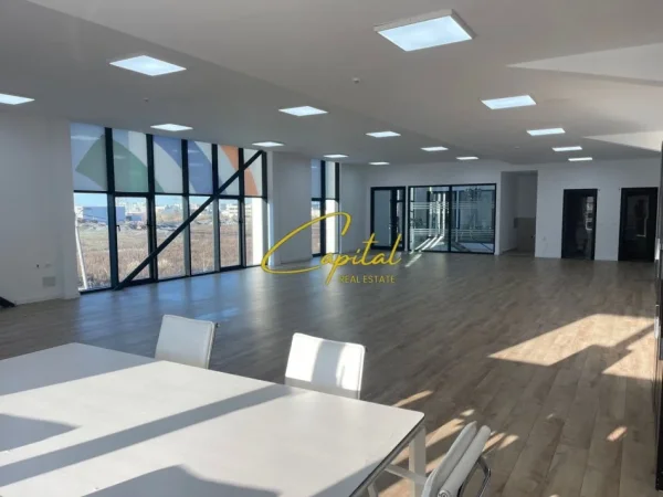 Tirane, jepet me qera ambjent biznesi Kati 1, 200 m² 1.150 € (KASHAR)