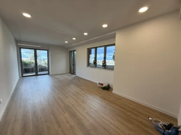Tirane, jepet me qera zyre Kati 10, 113 m² 2.500 € (Lion Park Residence)
