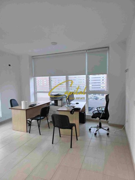 Tirane, jepet me qera zyre Kati 3, 65 m² 500 € (BULEVARDI I RI)