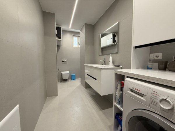 Tirane, jepet me qera apartament 2+1 Kati 2, 110 m² 800 € (Myslym Shyri)