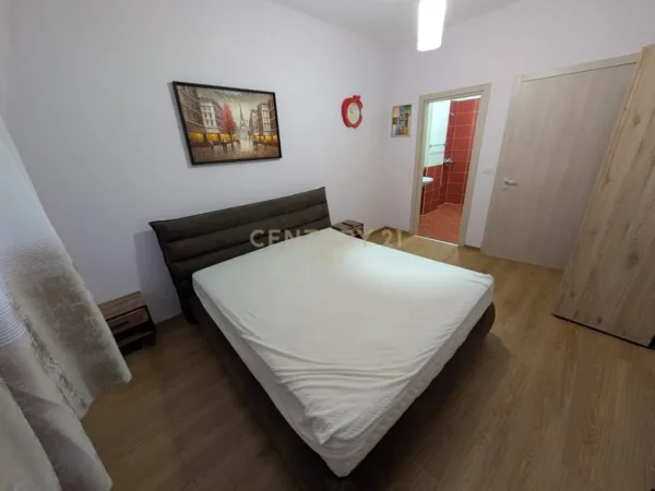 Tirane, jepet me qera apartament 2+1 Kati 6, 96 m² 450 € 