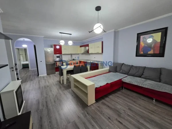 Tirane, jepet me qera apartament 2+1 , 110 m² 600 € (Yzberisht)