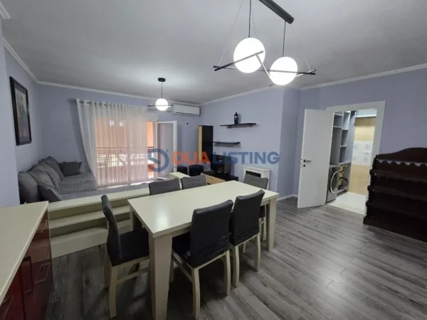 Tirane, jepet me qera apartament 2+1 , 110 m² 600 € (Yzberisht)