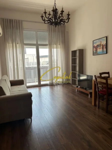 Tirane, jepet me qera apartament 2+1 Kati 8, 110 m² 650 € (ZOGU I ZI)