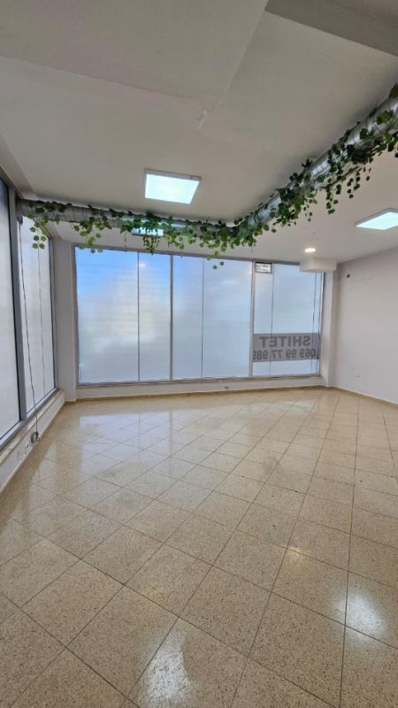 Shqiperi, jepet me qera ambjent biznesi Kati 0, 136 m² 900 € 