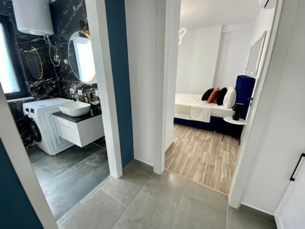 Tirane, jepet me qera apartament 1+1+Ballkon Kati 2, 70 m² 700 € (21 Dhjetori)