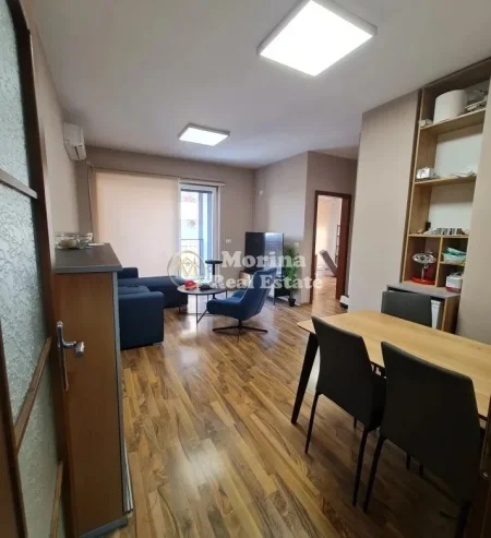 Tirane, jepet me qera ambjent biznesi Kati 2, 140 m² 1.650 € (21 Dhjetori)