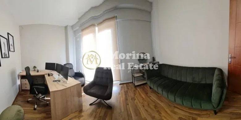 Tirane, jepet me qera ambjent biznesi Kati 2, 140 m² 1.650 € (21 Dhjetori)