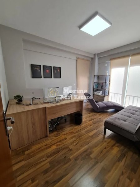 Tirane, jepet me qera ambjent biznesi Kati 2, 140 m² 1.650 € (21 Dhjetori)