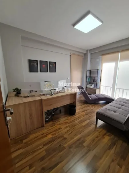 Tirane, jepet me qera ambjent biznesi Kati 2, 140 m² 1.650 € (21 Dhjetori)