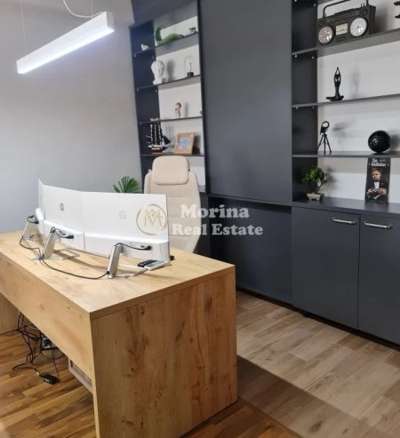 Tirane, jepet me qera ambjent biznesi Kati 2, 140 m² 1.650 € (21 Dhjetori)