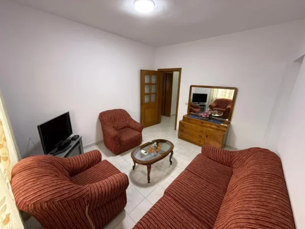 Tirane, jepet me qera apartament 2+1 Kati 5, 450 €