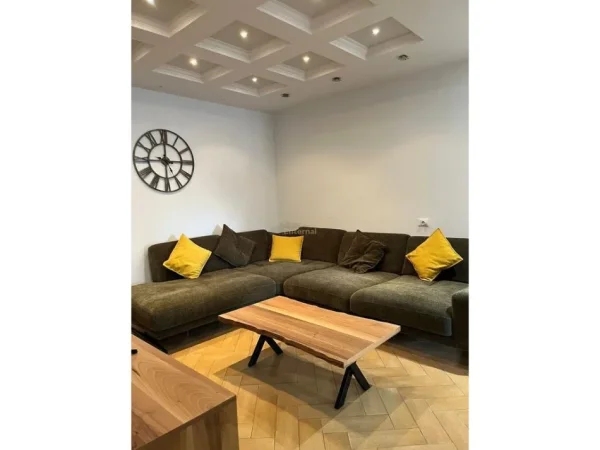 Tirane, jepet me qera apartament 2+1 Kati 6, 75 m² 850 € 