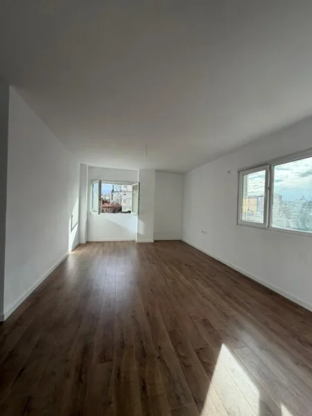 Tirane, shitet apartament 3+1 Kati 2, 135 m² 338.800 € (Pazari i Ri)