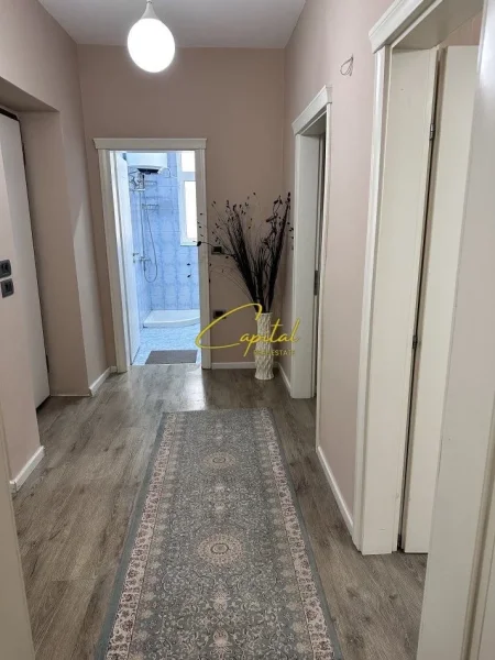 Tirane, jepet me qera apartament 2+1 Kati 2, 75 m² 700 € (KOMUNA E PARISIT)