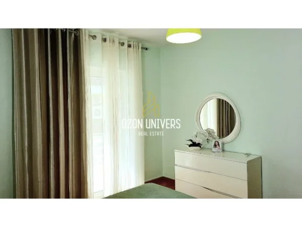 Tirane, jepet me qera apartament 2+1+Ballkon Kati 3, 120 m² 850 € (Kopshti Zoologjik)