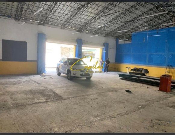 Tirane, jepet me qera magazine Kati 0, 200 m² 1.700 € (MISTO MAME)