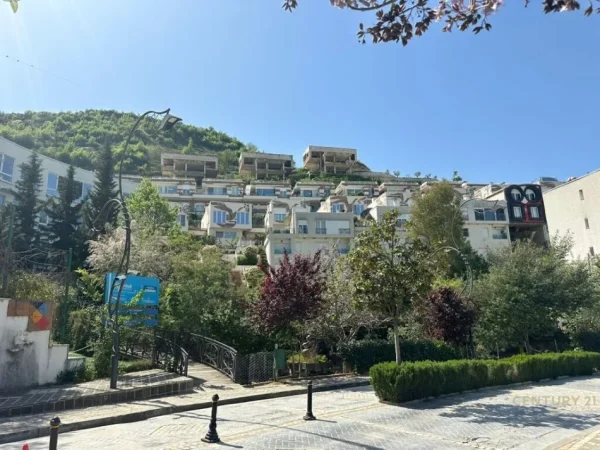 Tirane, shitet apartament 2+1 Kati 6, 164 m² 271.600 € (Kodra)