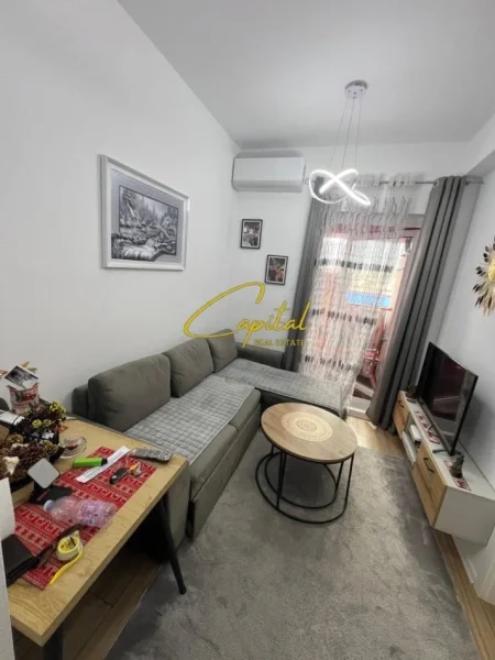 Tirane, jepet me qera apartament 1+1 Kati 6, 60 m² 400 € (ALI DEMI)