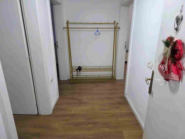 Tirane, jepet me qera apartament 1+1 Kati 5, 450 € 