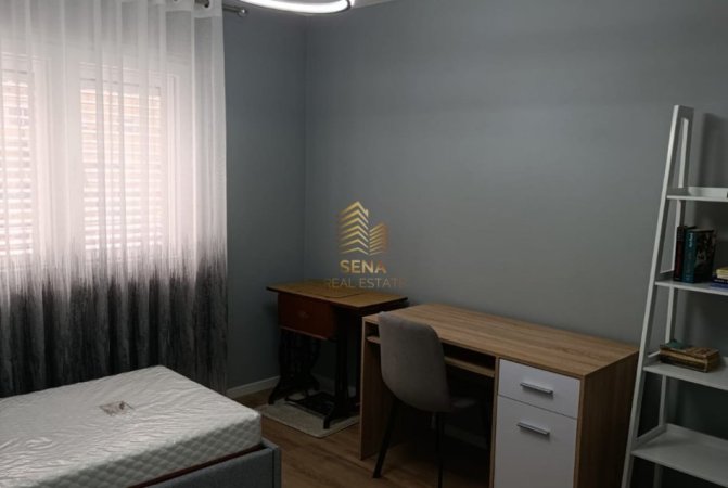 Tirane, jepet me qera apartament 2+1 Kati 3, 80 m² 600 € (Rruga Ali Demi)