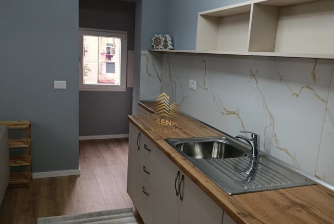 Tirane, jepet me qera apartament 2+1 Kati 3, 80 m² 600 € (Rruga Ali Demi)