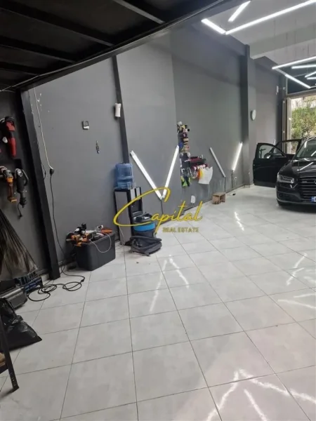 Tirane, jepet me qera ambjent biznesi Kati 5, 73 m² 18.000 € (ASTIR)