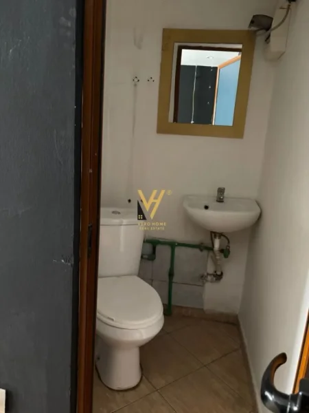 Tirane, jepet me qera dyqan Kati 0, 20 m² 600 € (RRUGA E ELBASANIT)