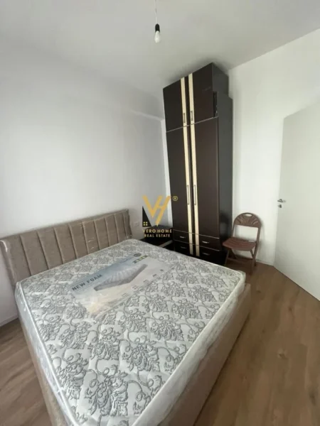 Tirane, jepet me qera apartament 1+1+Ballkon Kati 4, 57 m² 400 € (ALI DEMI)